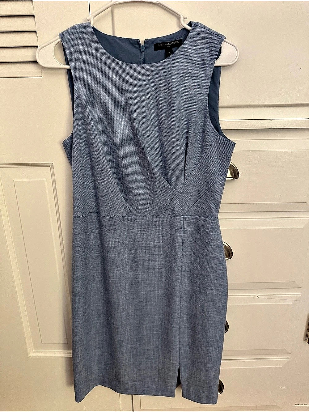 Banana Republic Sleeveless Dress in Blue Size 6 Like New